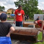 Božetická neckyáda stále populární. Diváci se dočkali pádů do vody i necek ala Titanic