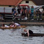 Božetická neckyáda stále populární. Diváci se dočkali pádů do vody i necek ala Titanic