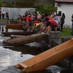 Božetická neckyáda stále populární. Diváci se dočkali pádů do vody i necek ala Titanic