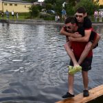 Božetická neckyáda stále populární. Diváci se dočkali pádů do vody i necek ala Titanic