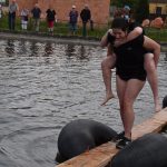 Božetická neckyáda stále populární. Diváci se dočkali pádů do vody i necek ala Titanic