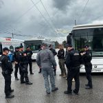 Budějovičtí strážníci se učí, jak zasahovat v autobusech MHD