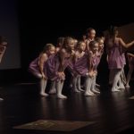 ZUŠ Sezimovo Ústí uvedla komponované představení Hrdinové. Bylo vyprodáno