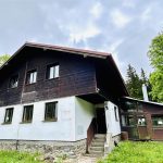 Práce na rekonstrukci horské chaty Libín začínají. Zhotovitelská firma si převzala staveniště