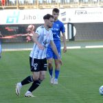 První barážové derby rozlouskl v nastavení Dynamák Matouš Nikl. Odveta v neděli v Táboře