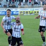 První barážové derby rozlouskl v nastavení Dynamák Matouš Nikl. Odveta v neděli v Táboře