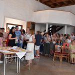V jistebnické galerii návštěvníci obdivovali kostýmy Dagmar Březinové a obrazy Jana Kunovského