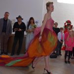 V jistebnické galerii návštěvníci obdivovali kostýmy Dagmar Březinové a obrazy Jana Kunovského