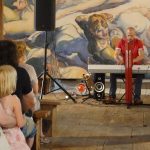 Šestka z jihu. Jihočeští tvůrci vystavují v Želči. Klavírista zahrál několik hitů