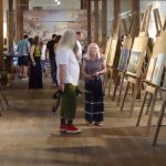 Šestka z jihu. Jihočeští tvůrci vystavují v Želči. Klavírista zahrál několik hitů