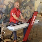 Šestka z jihu. Jihočeští tvůrci vystavují v Želči. Klavírista zahrál několik hitů