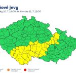 Silné bouřky, kroupy i vzestup hladin. Meteorologové upřesnili výstrahu pro dnešní den