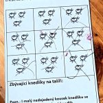 Borůvkobraní: Vítěz soutěže jedlíků posnídal borůvkový jogurt a pak spořádal 23 knedlíků. Večer si dá svíčkovou