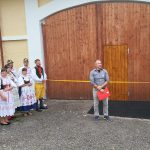 Otevření Mažické stodoly si nenechal ujít hejtman Martin Kuba. Jeho náměstek Pavel Klíma přijel k příbuzným