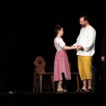 Divadelní festival Loučovický papírek nabízí každou neděli pohádku. Zahájilo Národní divadlo ze Čkyně