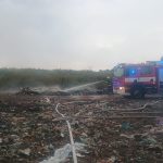 Došlo k samovznícení odpadu, říká k požáru na skládce jednatel firmy. Kouř šel na Smrkovice