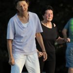 Zumba na koupališti je stále oblíbenější. Energická lekce s Vendulou Kořínkovou přilákala nadšence