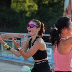 Zumba na koupališti je stále oblíbenější. Energická lekce s Vendulou Kořínkovou přilákala nadšence