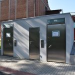 Automatické toalety ve Strakonicích navštívil vandal. Škoda je 130 tisíc korun, záchody nefungují