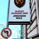 Zabouchnuté dveře? Čekání na zámečníka trvá i hodiny. Hasiči nastupují jen v krajní nouzi