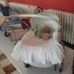 Bechyňský kulturní dům nabízí výstavu Retrokárky paní Šárky. Vedle kočárků jsou k vidění i panenky a další hračky