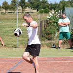 VIDEO: Pořadatelé nohejbalu v Drhovli si umí vybrat počasí