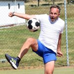 VIDEO: Pořadatelé nohejbalu v Drhovli si umí vybrat počasí