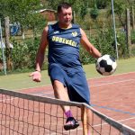 VIDEO: Pořadatelé nohejbalu v Drhovli si umí vybrat počasí