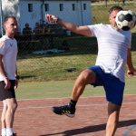 VIDEO: Pořadatelé nohejbalu v Drhovli si umí vybrat počasí