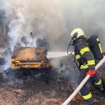 Na Staňkově u Sepekova hořela pila, jednu z budov zcela pohltily plameny