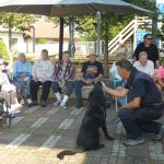 Policisté pobavili seniory v Sousedovicích. Přijeli za nimi historickou Volhou