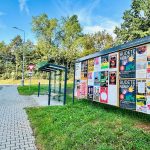Nevzhledné zastávky v ulicích Prachatic jsou minulostí. Nahradily je nové přístřešky
