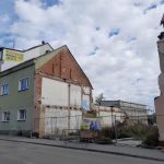 Milevský městský úřad uzavřel preventivně chodník u proluky v Masarykově ulici. Čeká se na vyjádření statika