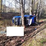 Řidič na Prachaticku narazil autem do stromu. Nehodu nepřežil