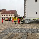 VIDEO: V Děkanském kostela v Písku zasahovali hasiči a záchranáři
