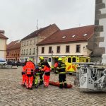 VIDEO: V Děkanském kostela v Písku zasahovali hasiči a záchranáři