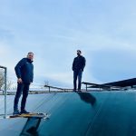 Na střeše bazénu v Prachaticích je nová fotovoltaická elektrárna