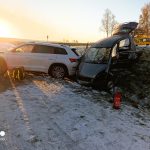 Ranní nehody očima hasičů: U Strmilova vyprošťovali osobu ze zdemolovaného auta, řeší i nehody kamionů