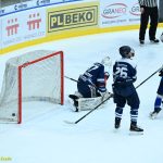 VIDEO: Extraligoví kohouti porazili lídra soutěže! Rozhodující gól vstřelil Vítkovicím z přesilovky Slívko