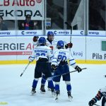 VIDEO: Extraligoví kohouti porazili lídra soutěže! Rozhodující gól vstřelil Vítkovicím z přesilovky Slívko