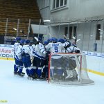 VIDEO: Extraligoví kohouti porazili lídra soutěže! Rozhodující gól vstřelil Vítkovicím z přesilovky Slívko