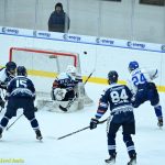 VIDEO: Extraligoví kohouti porazili lídra soutěže! Rozhodující gól vstřelil Vítkovicím z přesilovky Slívko