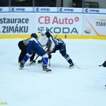 VIDEO: Extraligoví kohouti porazili lídra soutěže! Rozhodující gól vstřelil Vítkovicím z přesilovky Slívko