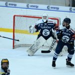 VIDEO: Extraligoví kohouti porazili lídra soutěže! Rozhodující gól vstřelil Vítkovicím z přesilovky Slívko