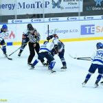 VIDEO: Extraligoví kohouti porazili lídra soutěže! Rozhodující gól vstřelil Vítkovicím z přesilovky Slívko