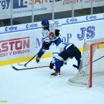VIDEO: Extraligoví kohouti porazili lídra soutěže! Rozhodující gól vstřelil Vítkovicím z přesilovky Slívko