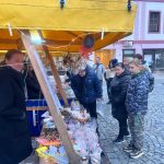 Vánoční jarmark Základní školy T.G. Masaryka v Písku se vydařil. Výrobky šly na dračku