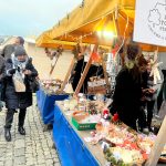 Vánoční jarmark Základní školy T.G. Masaryka v Písku se vydařil. Výrobky šly na dračku