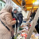 Vánoční jarmark Základní školy T.G. Masaryka v Písku se vydařil. Výrobky šly na dračku