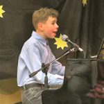 Pod hvězdným nebem v milevské zušce zněly pohádkové melodie i koledy